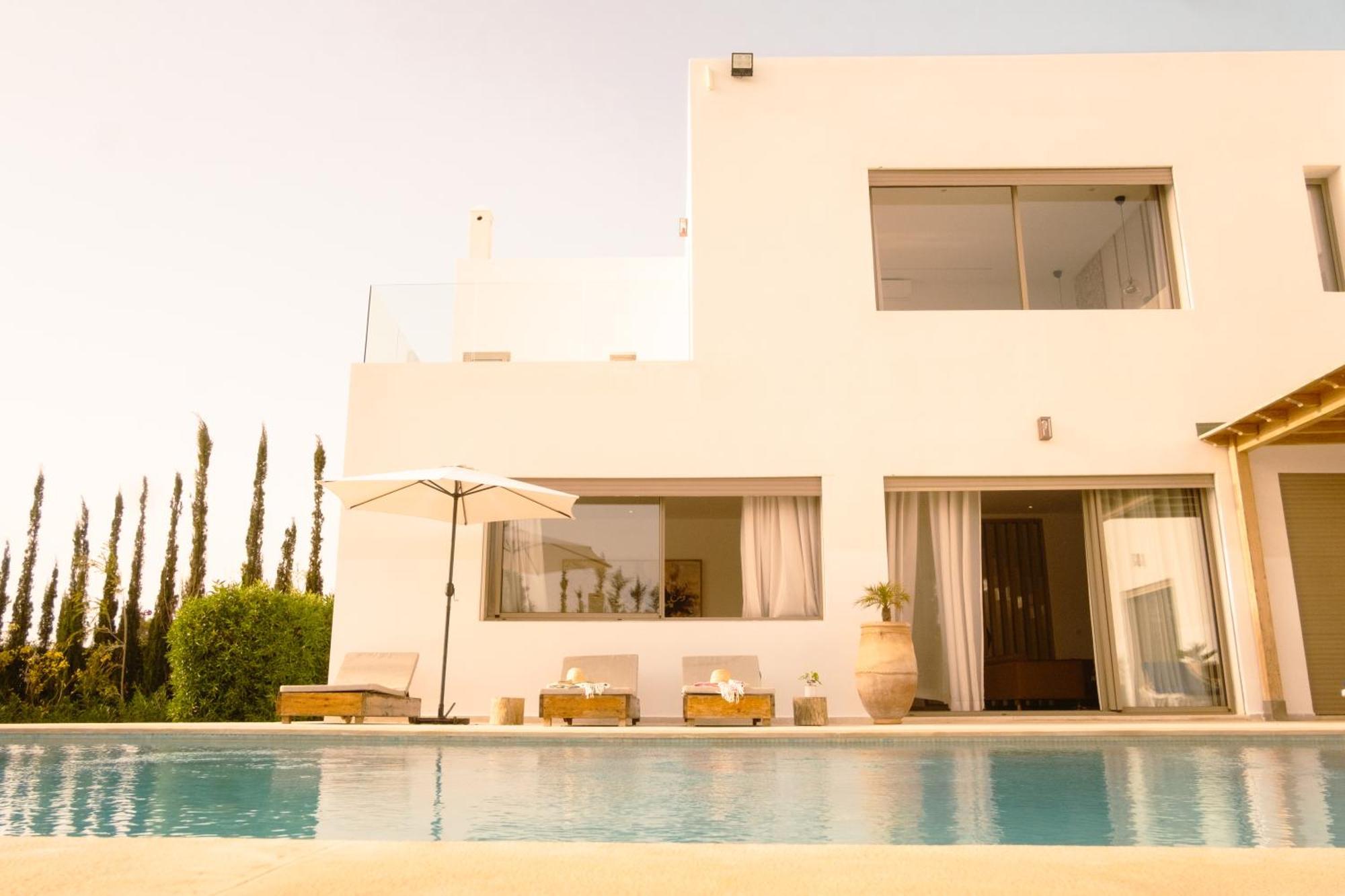 Yamar Villa *